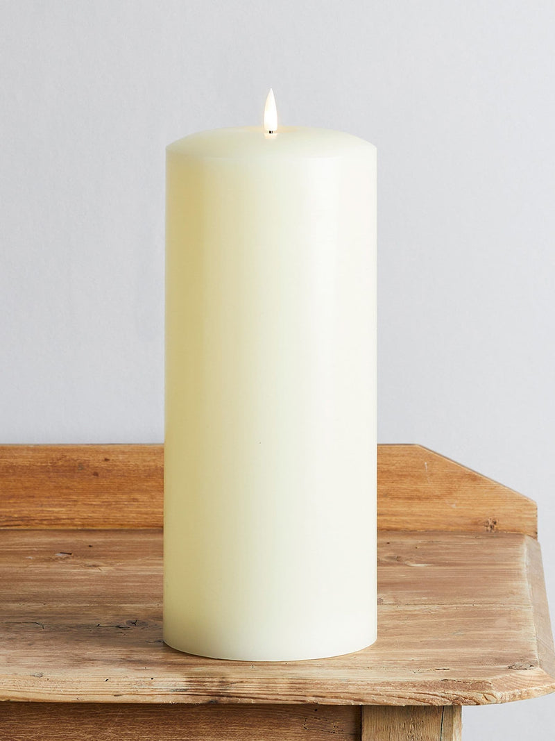 Lights4fun Natural TruGlow LED Chapel Candle 30cm, UK version