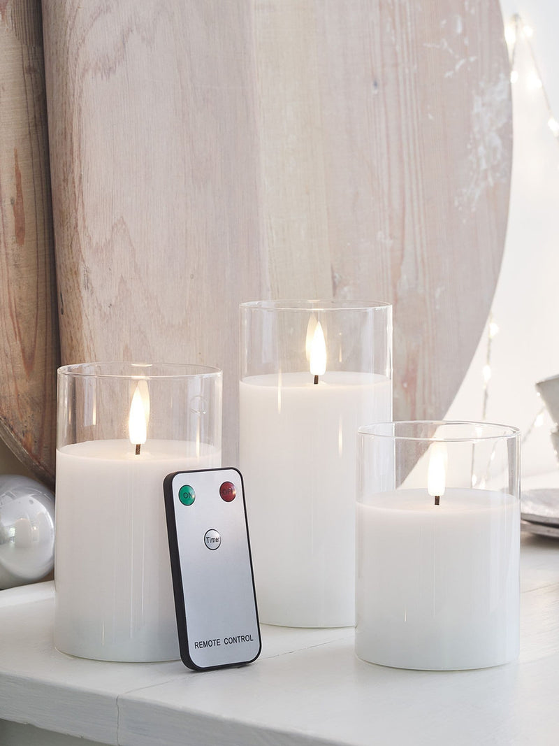 Lights4fun White TruGlow LED glass candle trio 15cm, UK version