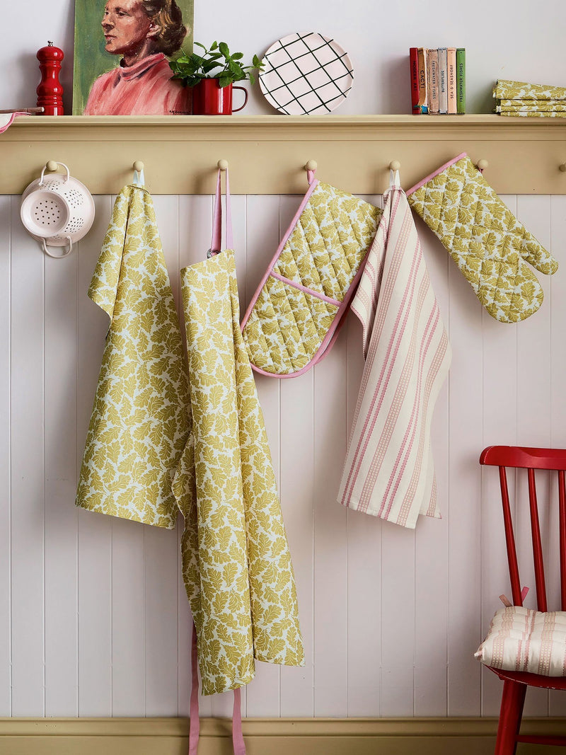 Land & Shore double oven gloves with multi oak leaf print, UK version