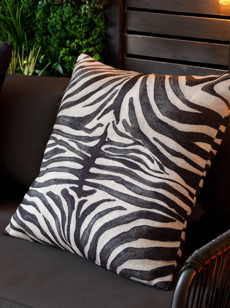 Paoletti zebra woven cushion 50x50, UK version