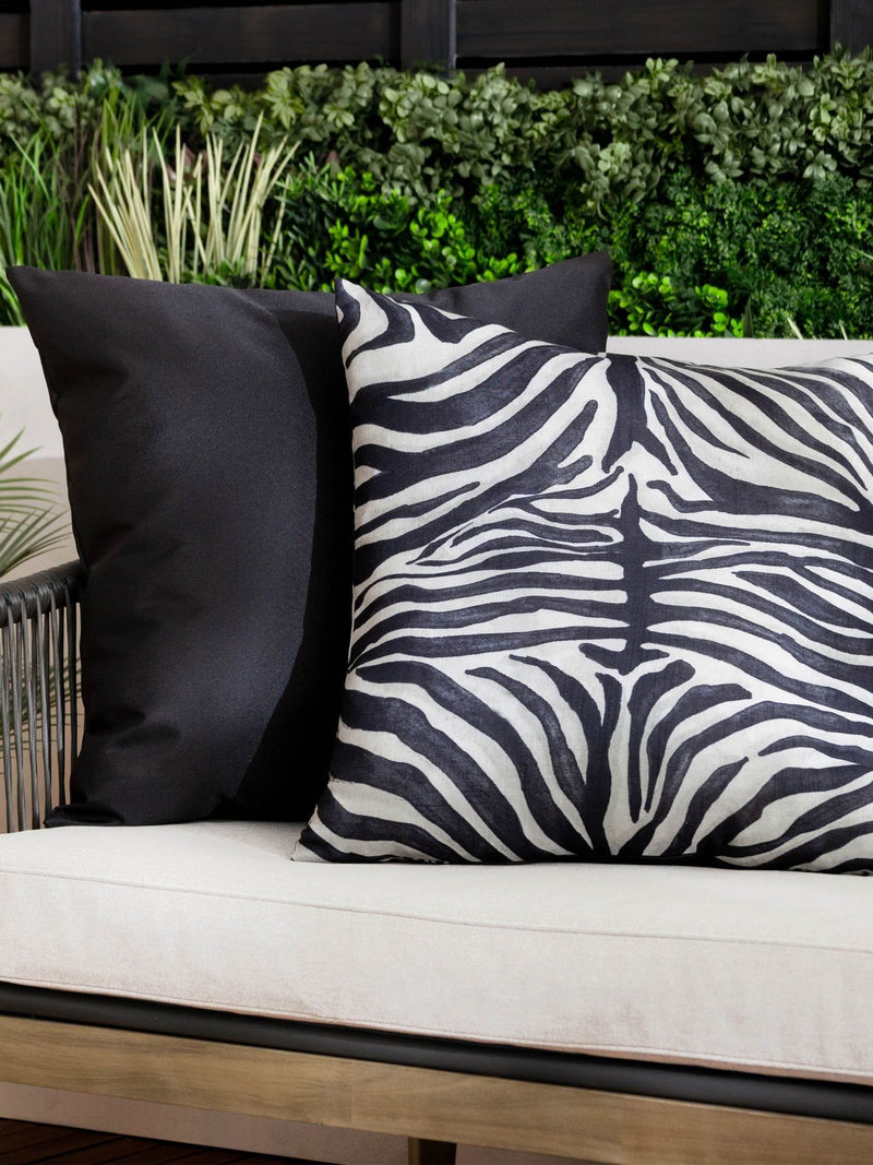 Paoletti zebra woven cushion 50x50, UK version