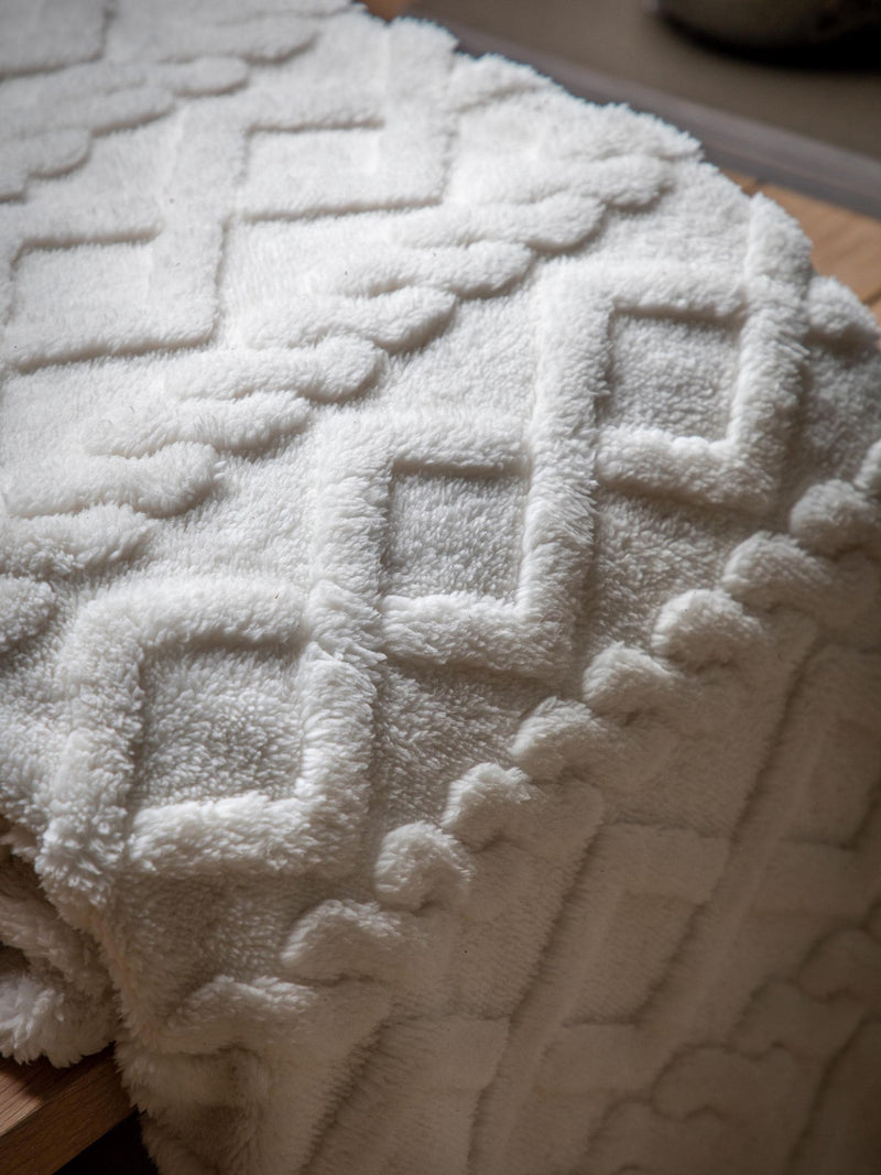 Gallery Home cable knit throw cream texture - British product