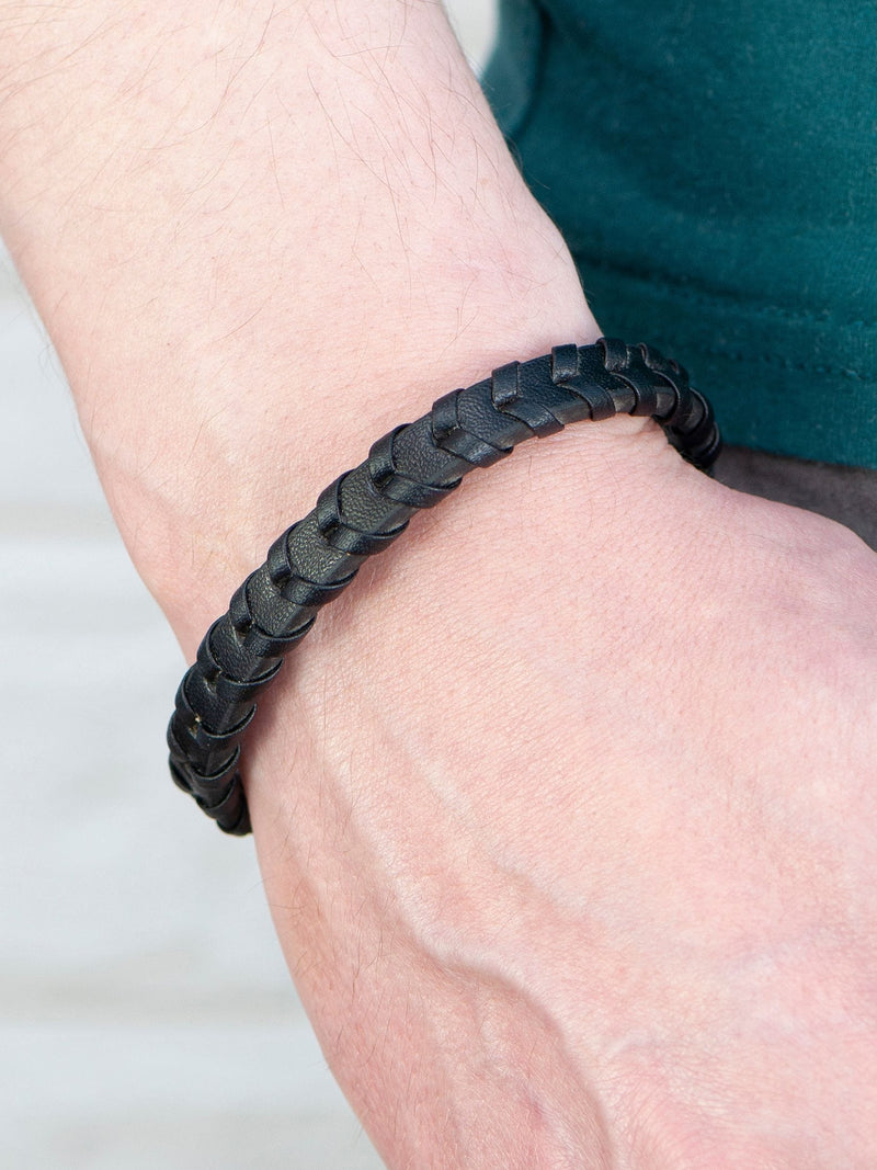 Treat Republic Personalised Leather Chevron Black Bracelet adjustable (British brand)