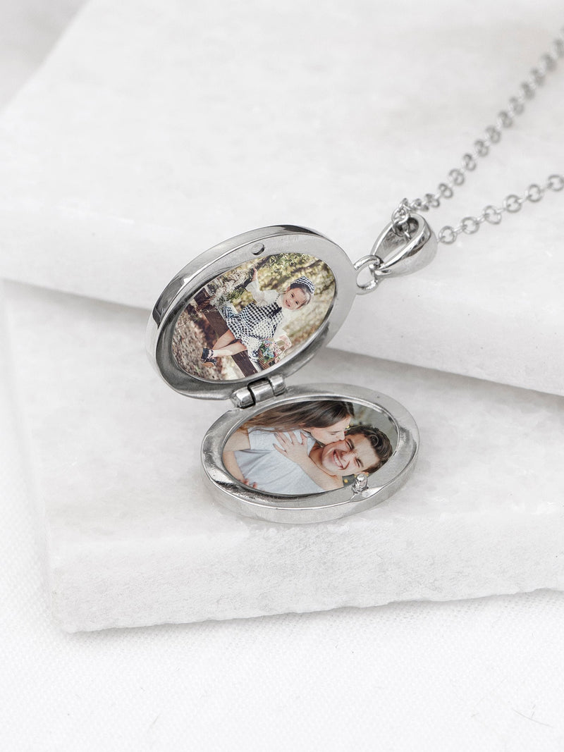 Treat Republic personalised oval photo locket pendant (British brand)