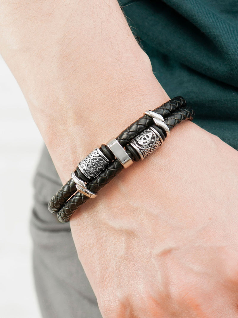 Treat Republic men's personalised Celtic knot leather bracelet (British brand)