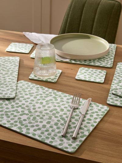 مفارش وقواعد أكواب من الفلين باللون الأخضر الداكن مطبوعة بنقاط، مجموعة من 4 قطع من Next - اشترِ عبر الإنترنت من McGrocer