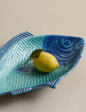 Fish-shaped melamine picnic platter with textured details - British product