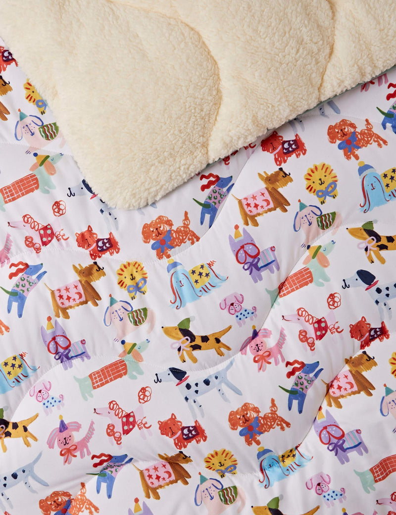 Night Lark fleece throw Happy Dogs print 135x200cm, UK version