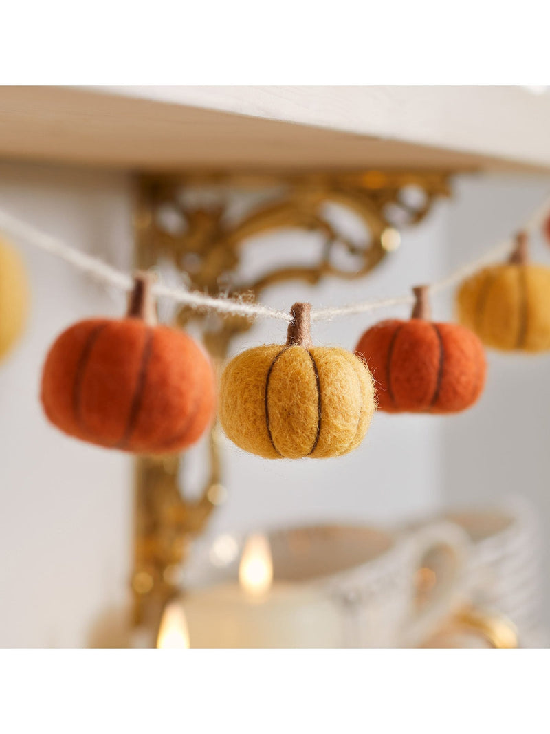 Lights4fun felt pumpkin autumn garland 1.3m, UK version
