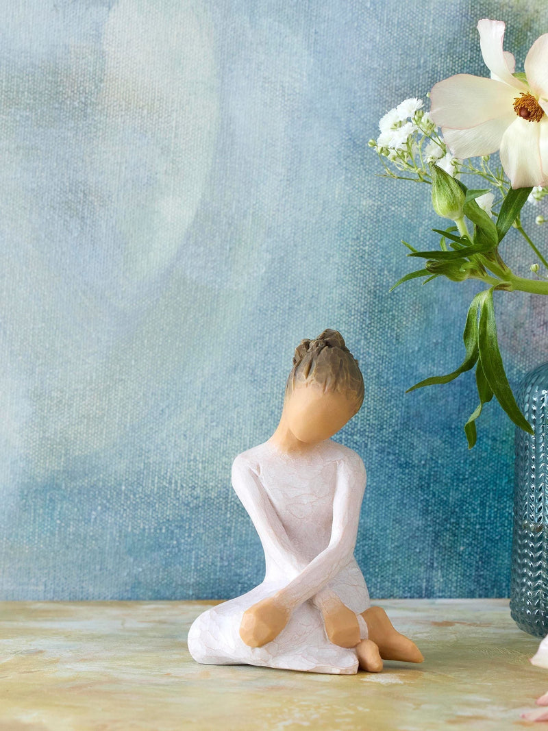 Willow Tree Serenity figurine off white stoneware 10cm, imported from the UK