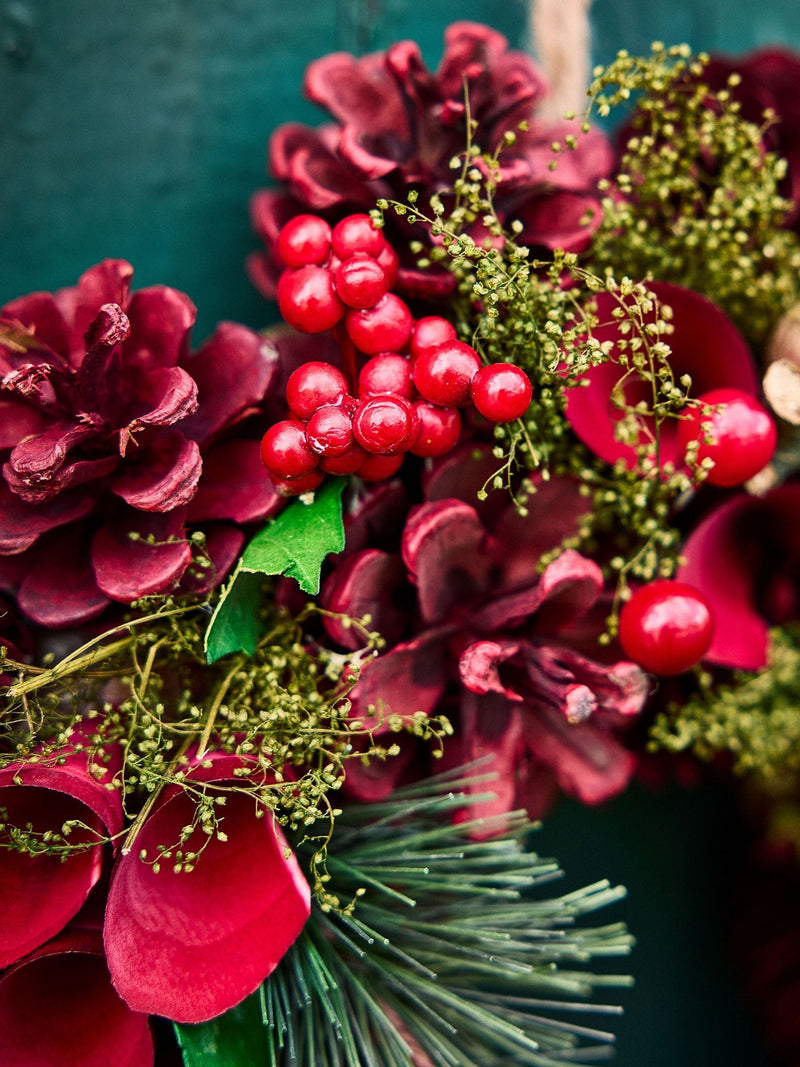 Dibor Cluster Berries wreath 30cm, imported from the UK