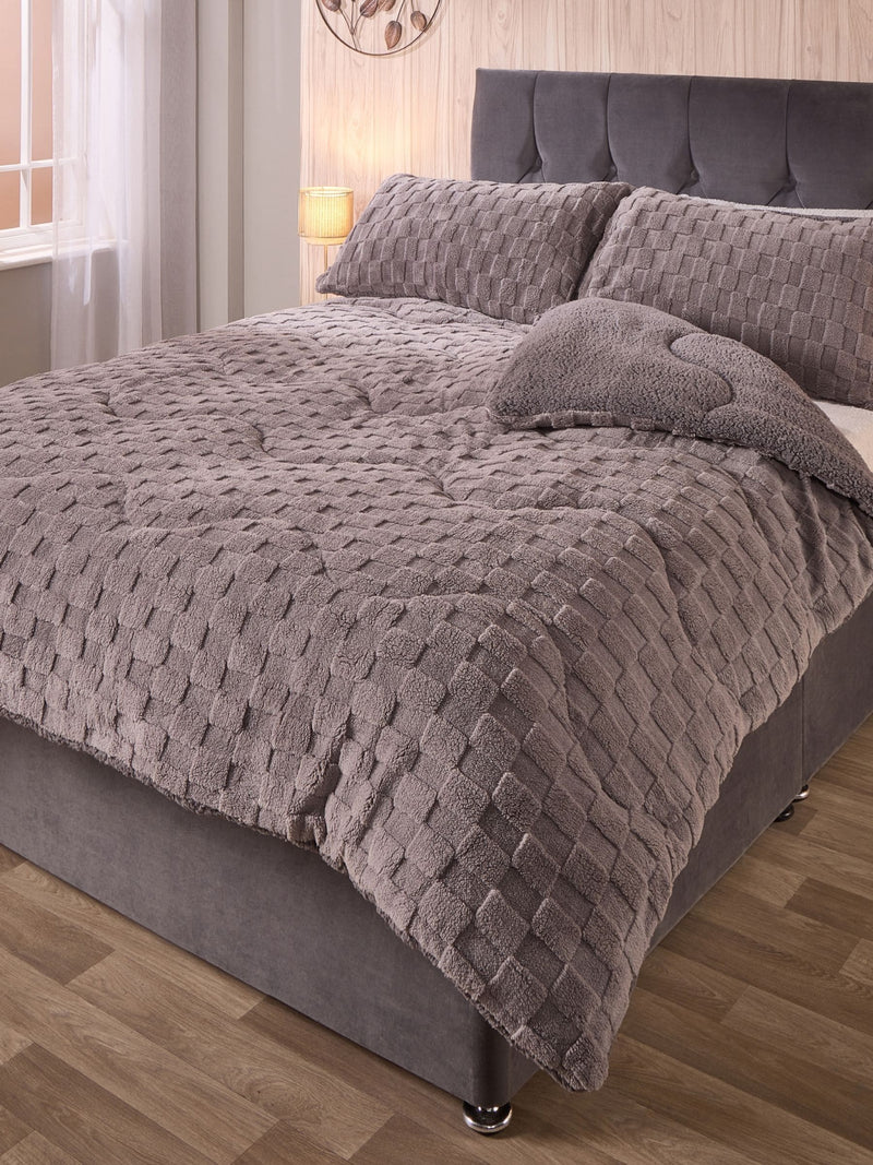 Downland coverless duvet chunky waffle 10.5 tog, imported from the UK