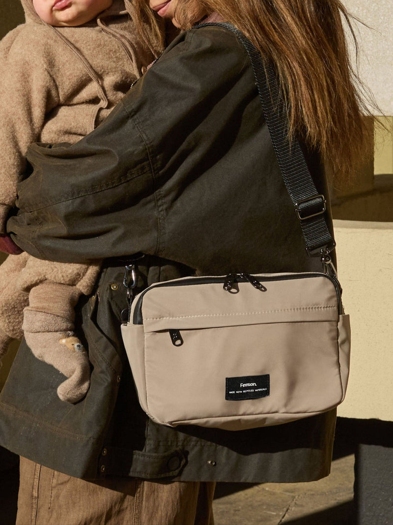 Finnson Frida stroller organiser taupe with clips, UK version