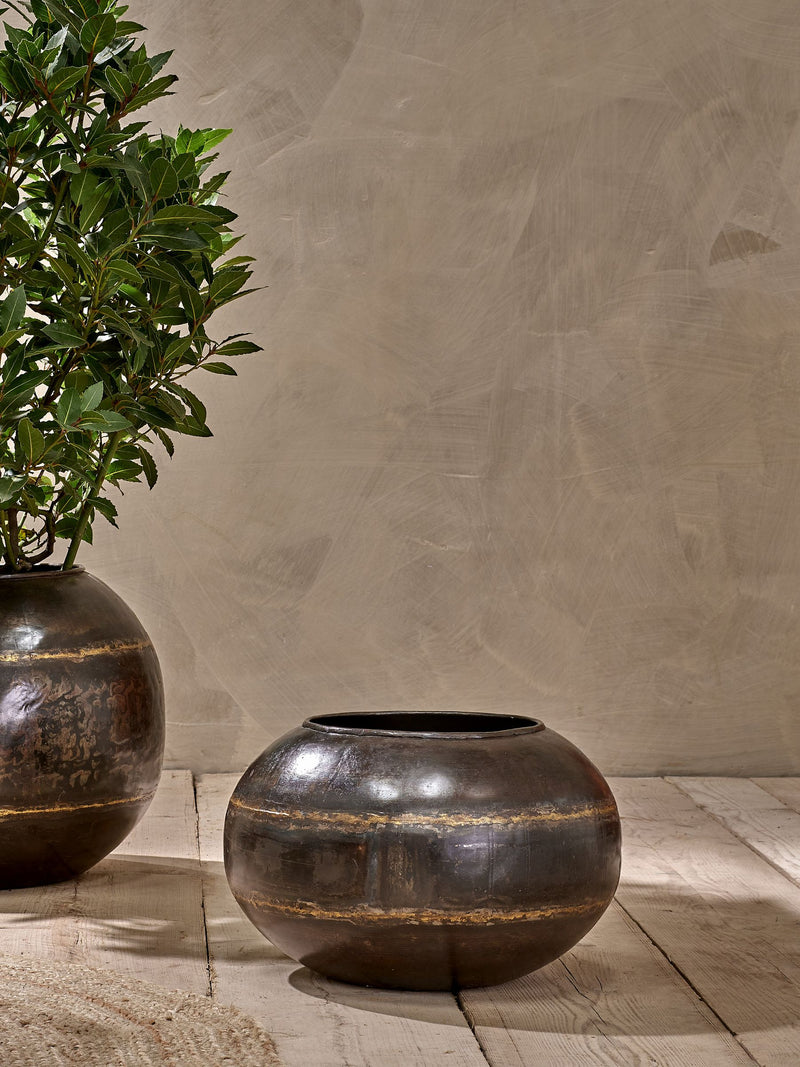 Nkuku aged black Endo iron hanging planter (British brand)