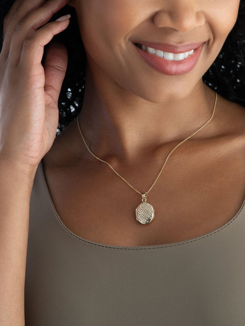 Beaverbrooks 9ct yellow gold locket pendant 30mm (British brand)