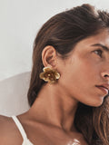 Brown resin flower stud earrings, UK version