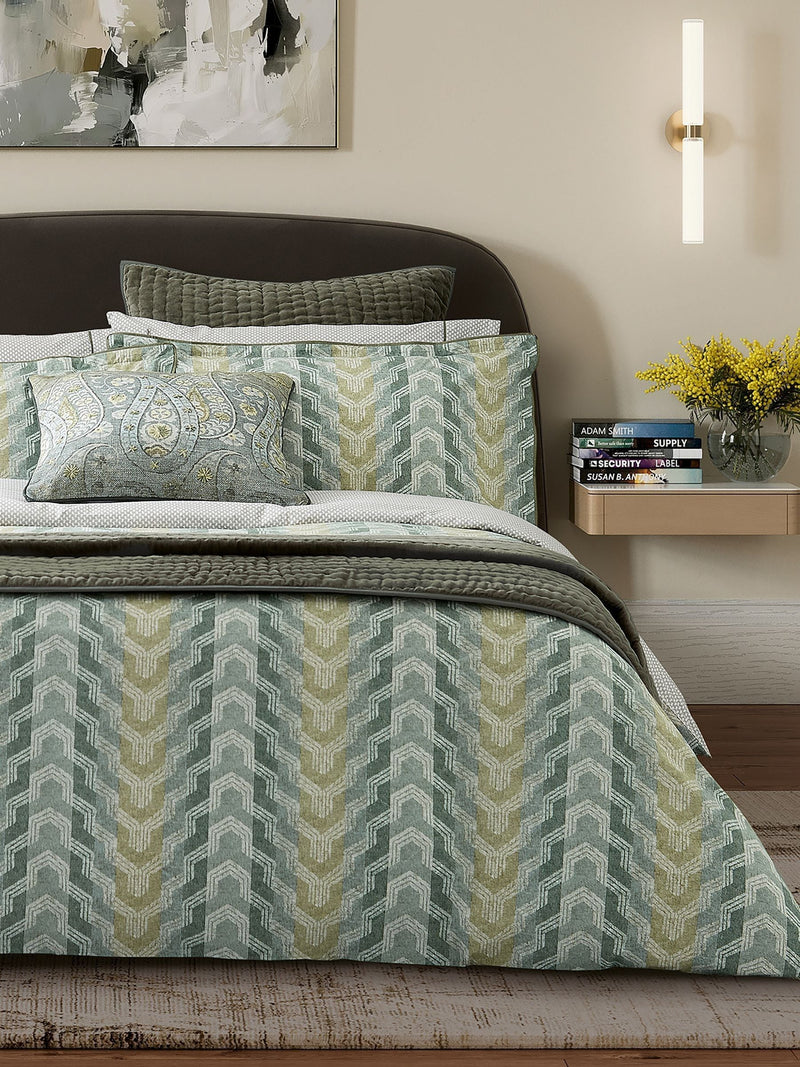 Bedeck of Belfast green velvet quilted throw 220x200cm (British brand)