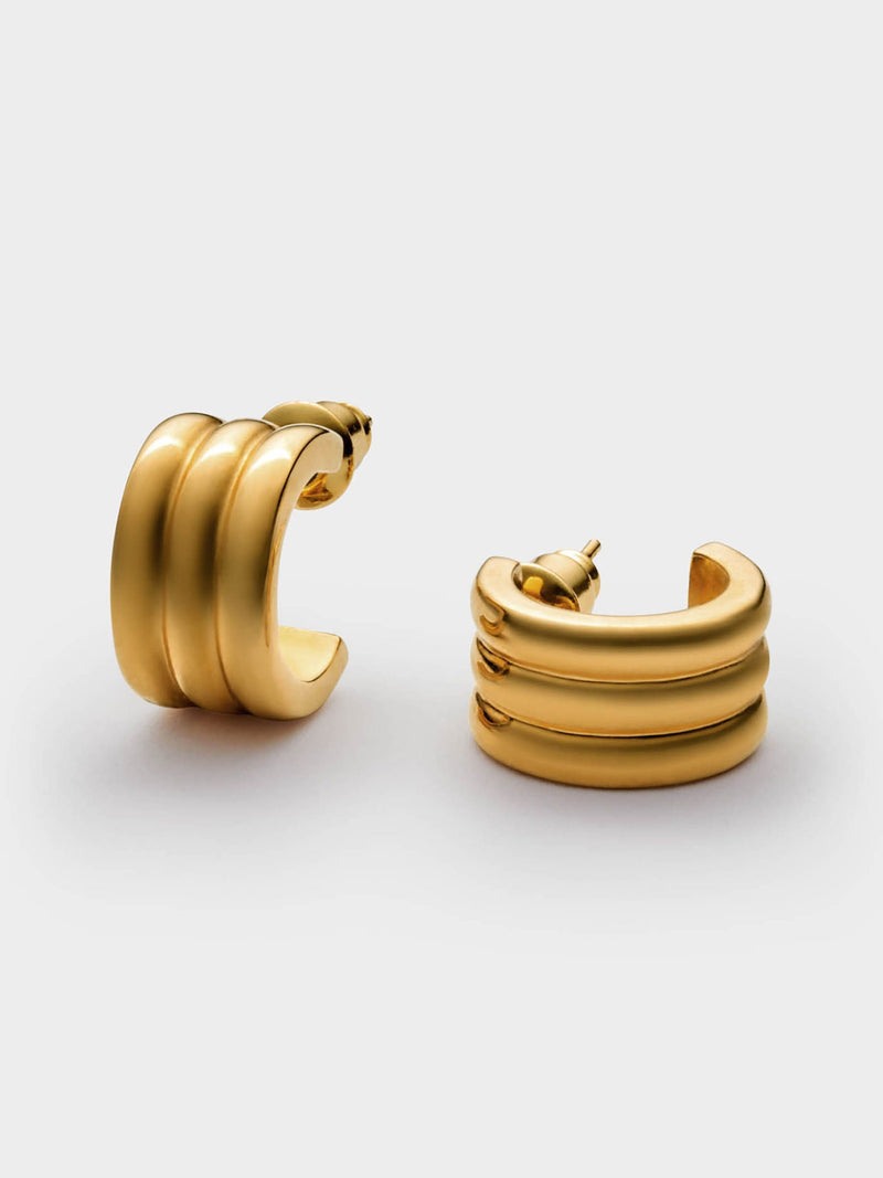 Katie Loxton goldfarbene wasserdichte Hanna Huggie Hoop Ohrringe