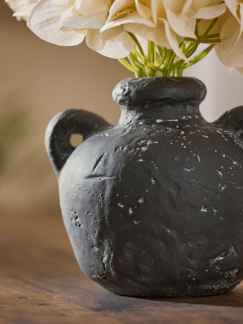 Artificial cream hydrangea in black pot 20cm - British product