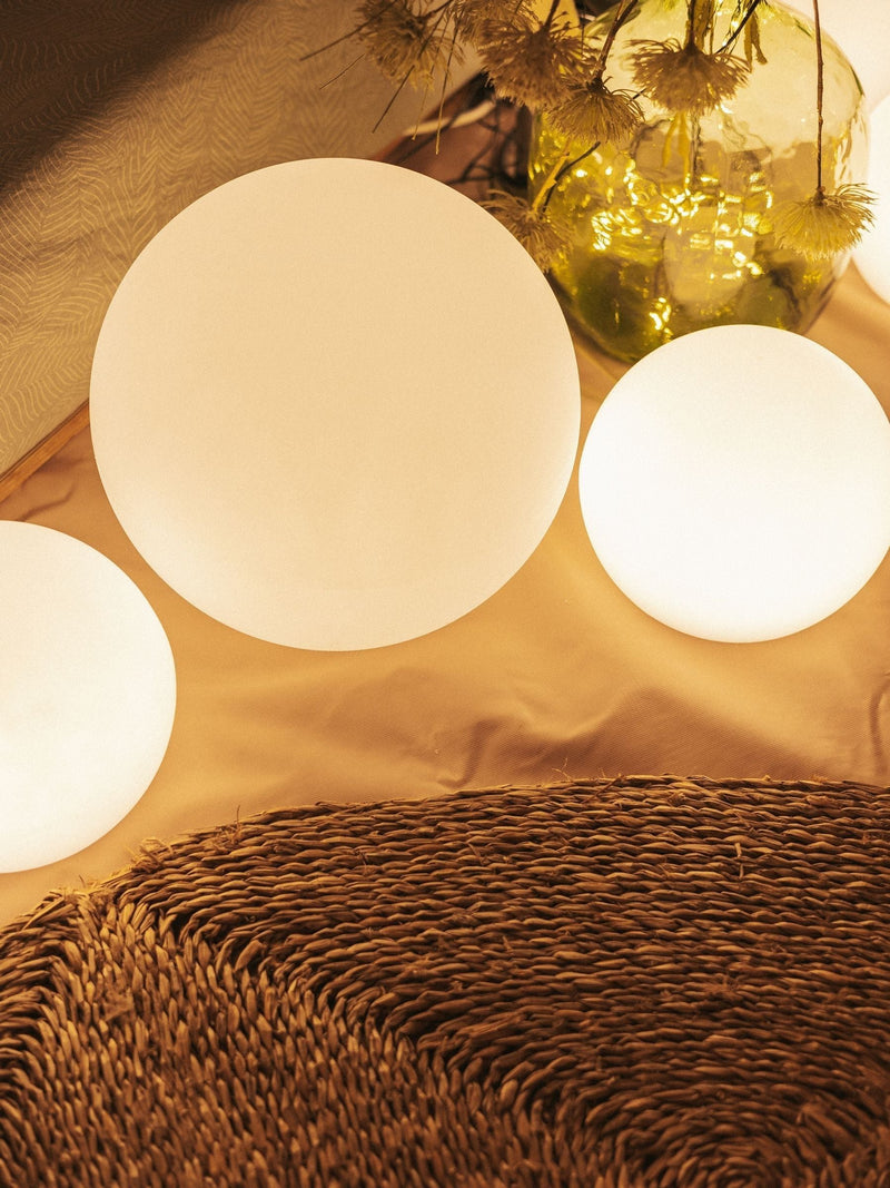 New Garden White Outdoor Buly Lighted Ball 20cm (British brand)