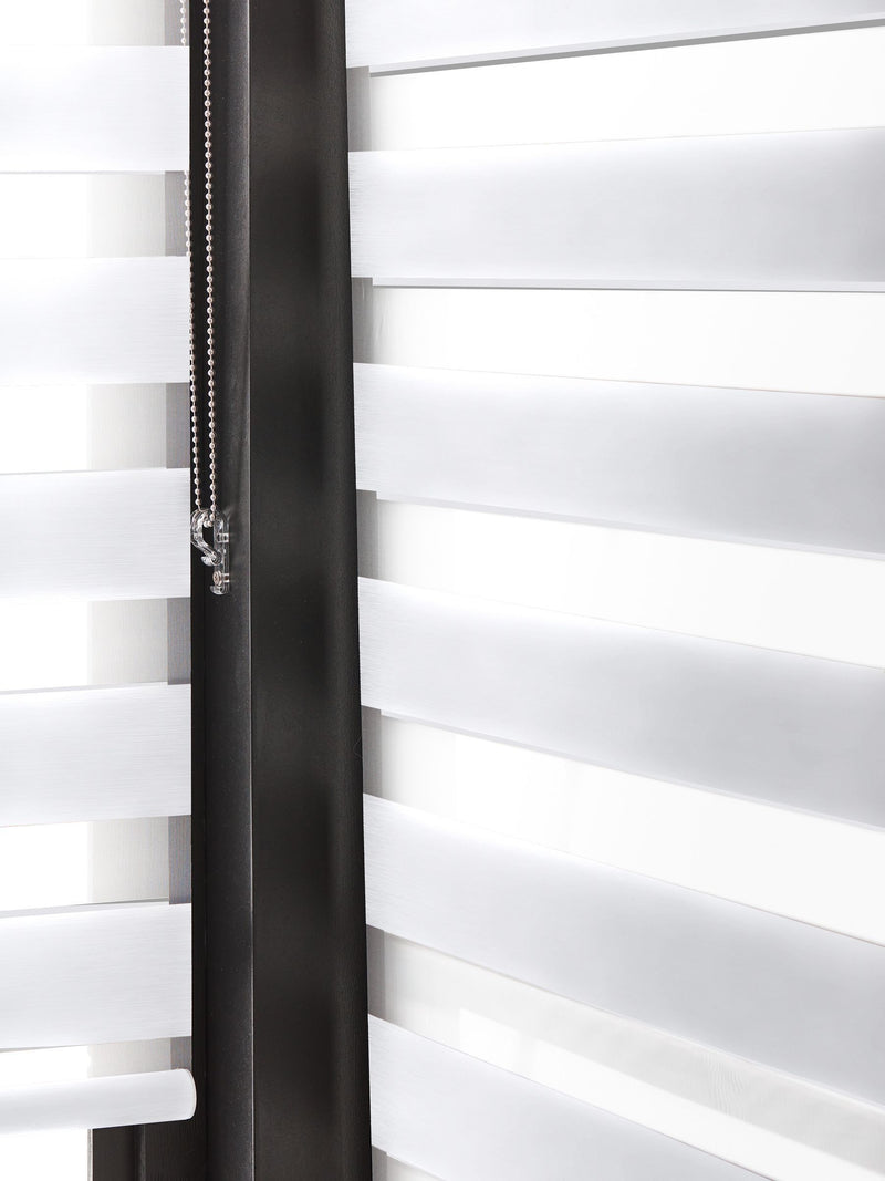 Balsa white day and night blind, UK version