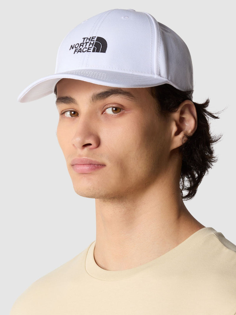 قبعة The North Face white 66 classic، نسخة المملكة المتحدة