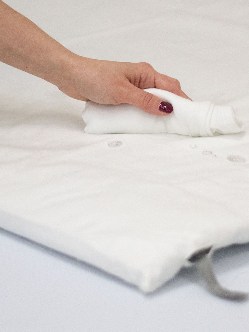 Tutti Bambini White CoZee Go Fitted Waterproof Protector Sheet 80x120cm (British brand)