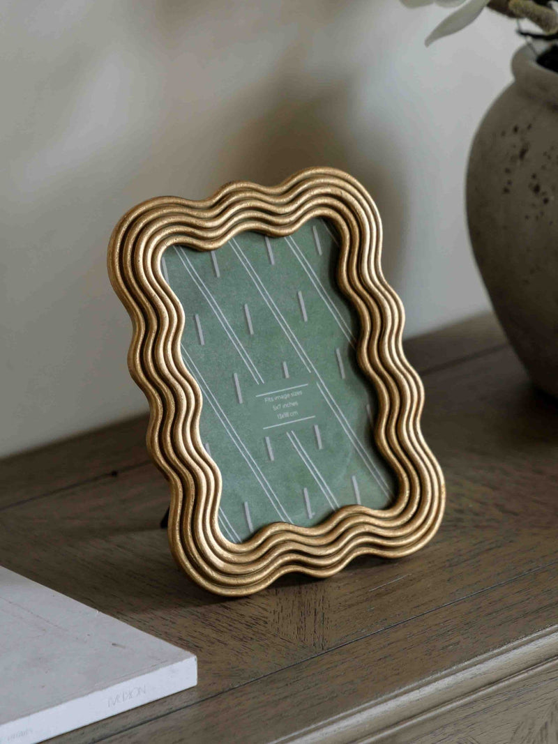 Gallery Home gold wavy photo frame - British product