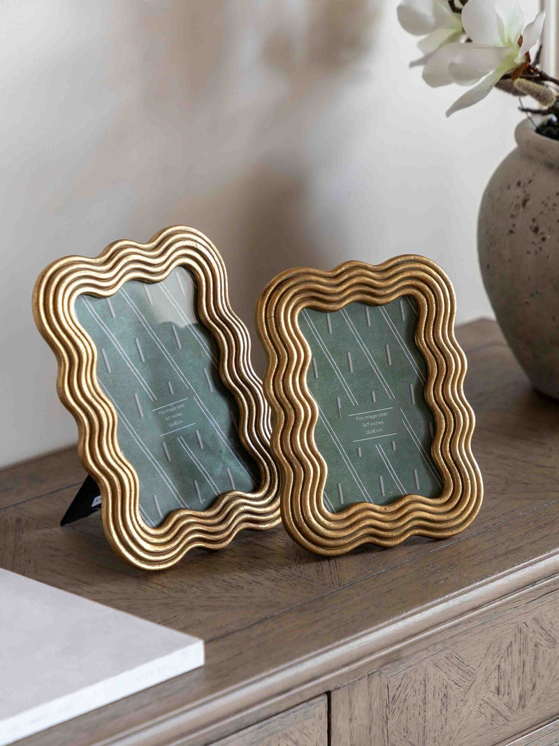 Gallery Home gold wavy photo frame - British product
