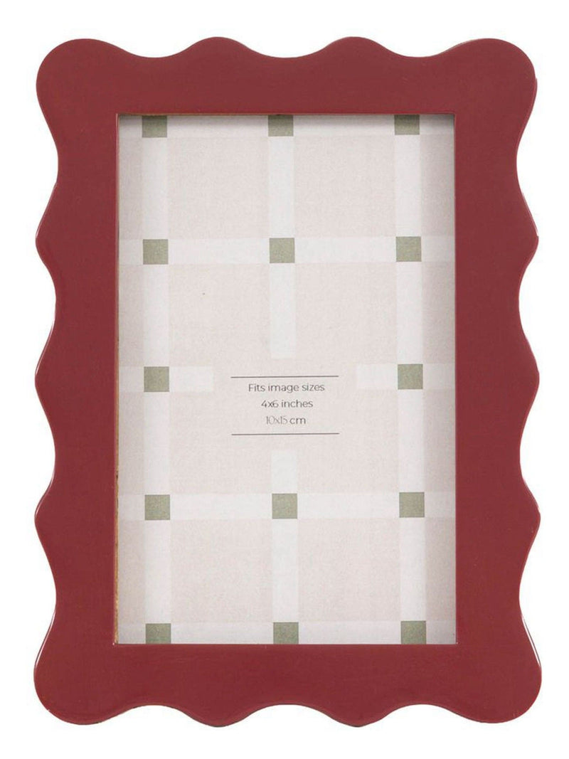 Gallery Home red scallop photo frame 19x14cm, UK version