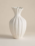 Große Vase aus Keramik mit geriffeltem Hals