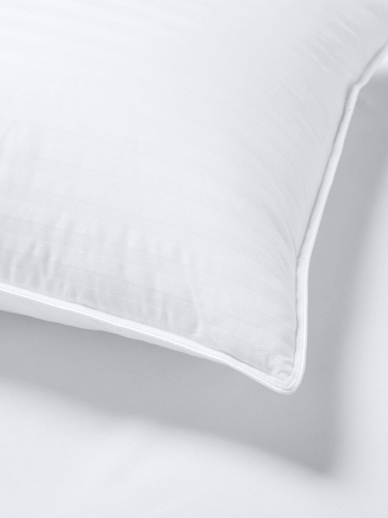 Collection Luxe goose down and feather pillow - British product