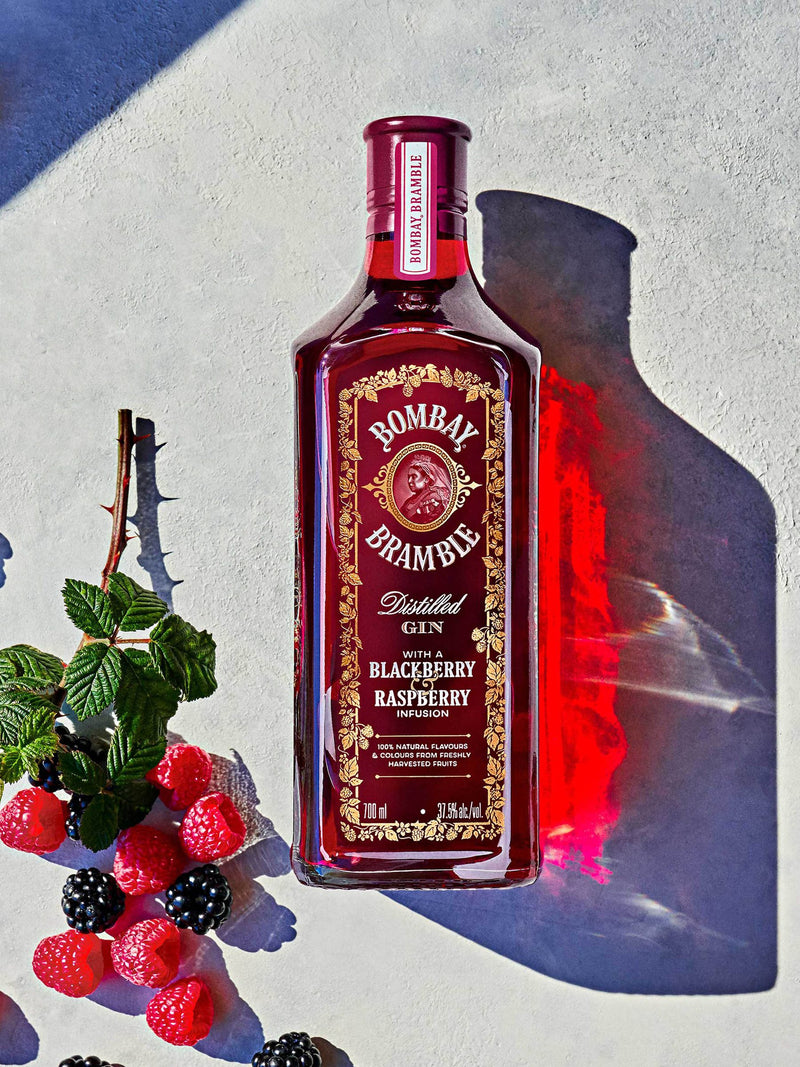 Bombay Sapphire Gin 70cl, imported from the UK