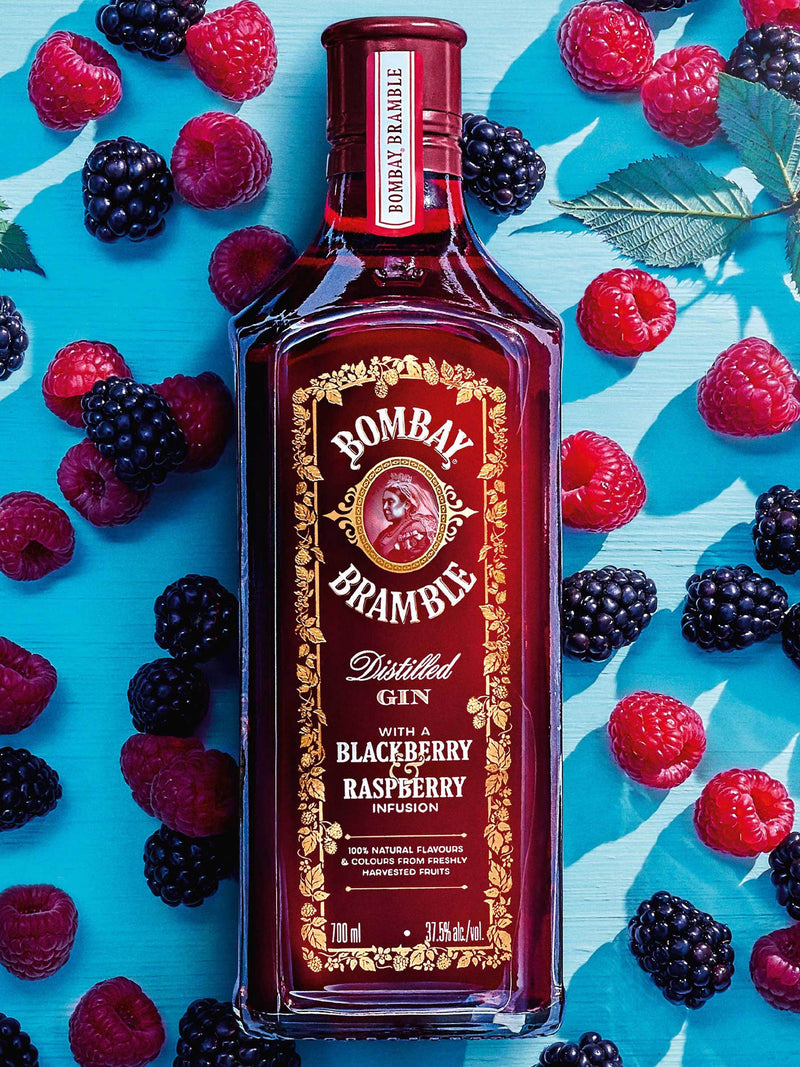 Bombay Sapphire Gin 70cl, imported from the UK