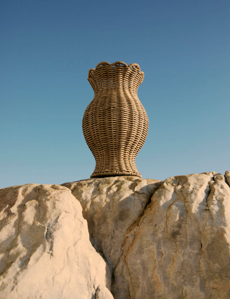 Wicker scallop vase 30cm height for dried flowers (British brand)