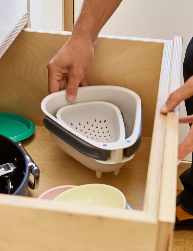 Joseph Joseph Droplet Colander with folding handles (British brand)