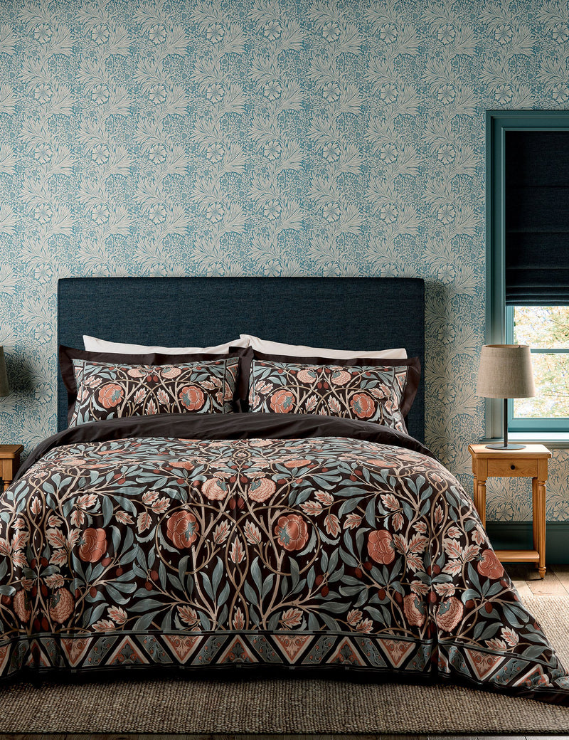 Morris & Co Olive and Rose bedding set, UK version