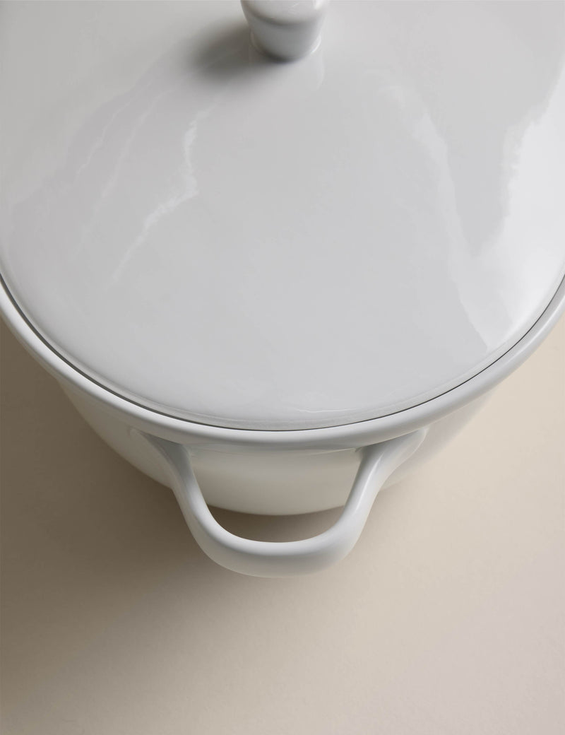 Maxim ceramic casserole dish with lid 33cm (British brand)