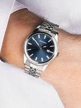 Reloj de pulsera Sekonda con esfera azul y plateada, caja de 40 mm.