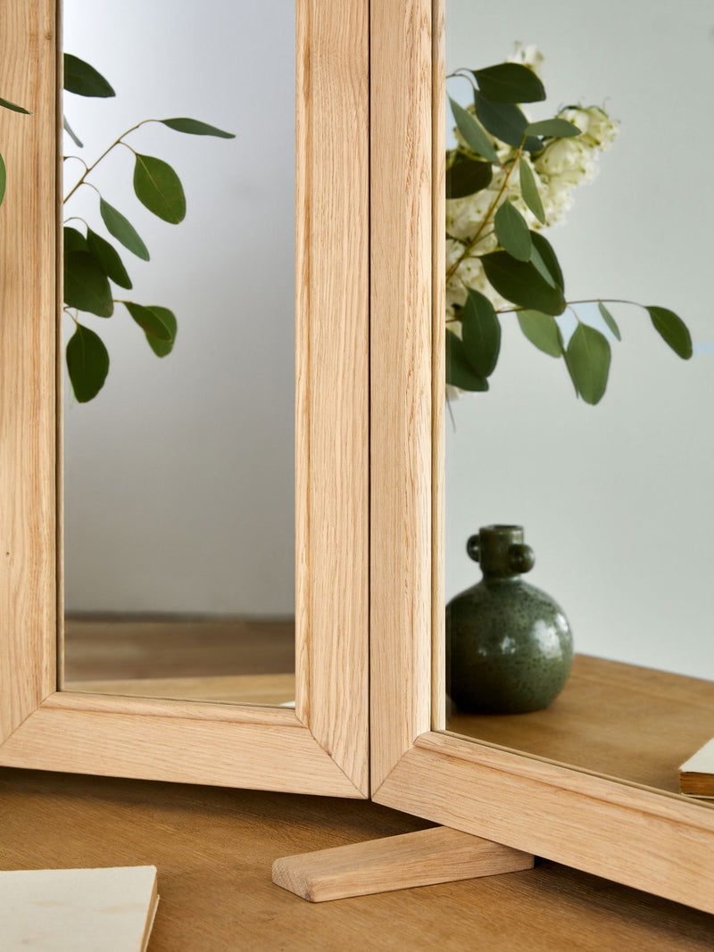Light natural Hampton solid oak dressing table mirror, 94cm wide, UK version