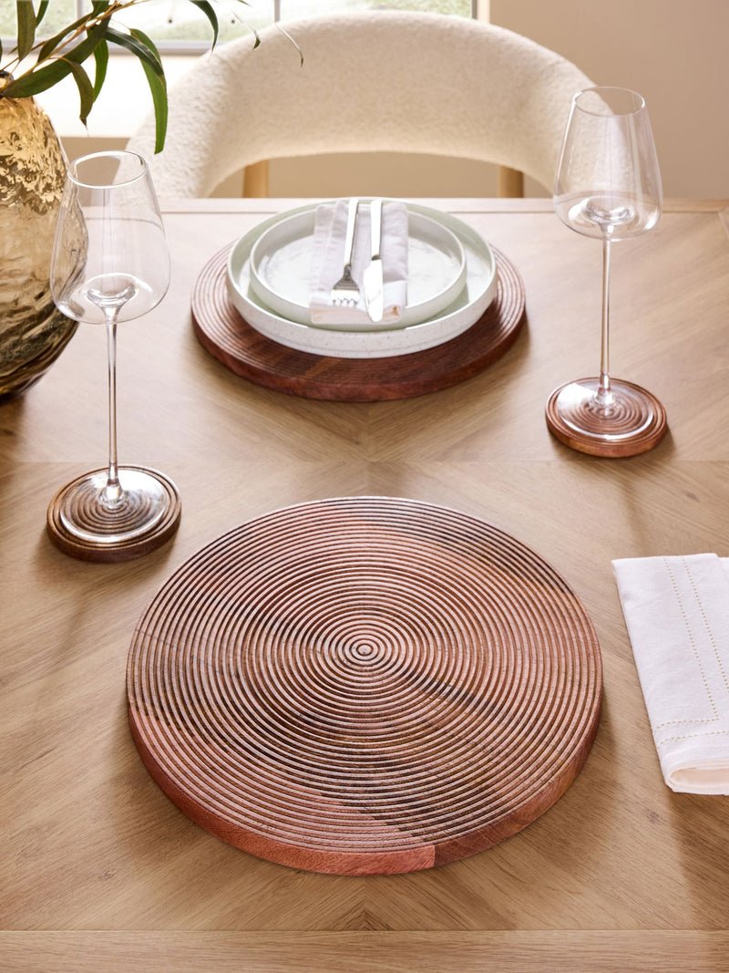 Set of 2 natural Bronx etched wooden placemats 32cm x 32cm (British brand)