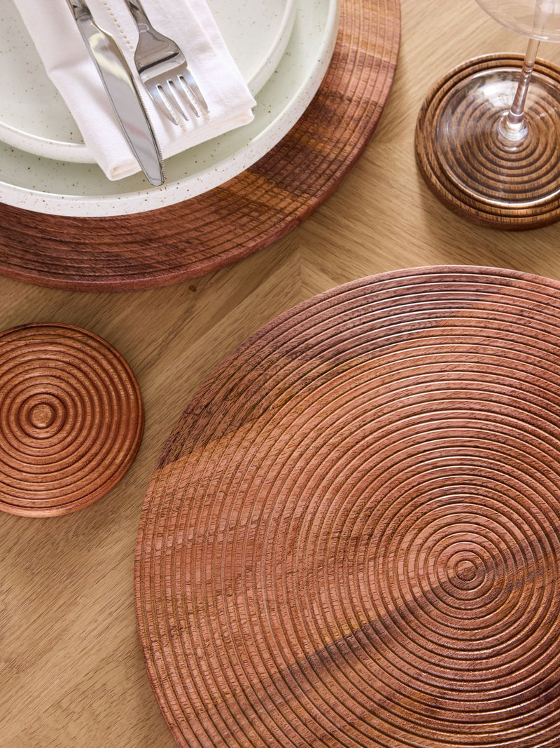 Set of 2 natural Bronx etched wooden placemats 32cm x 32cm (British brand)