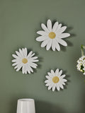 White daisy flower wall art set of 3 framed resin plaques (British brand)