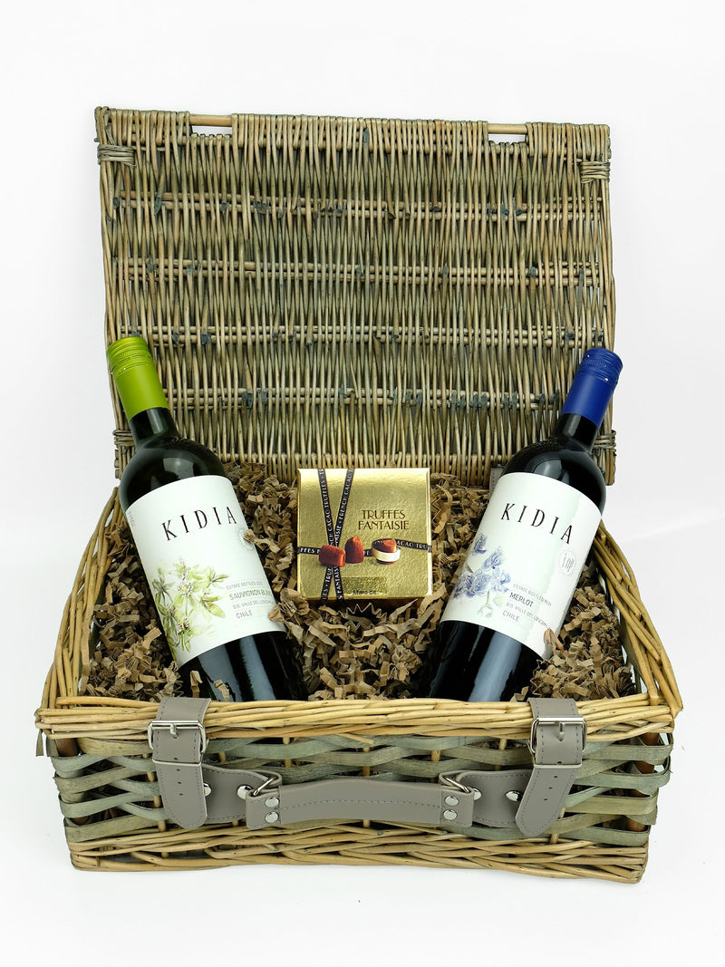 Le Bon Vin wine hamper with truffles 2x750ml 100g, UK version