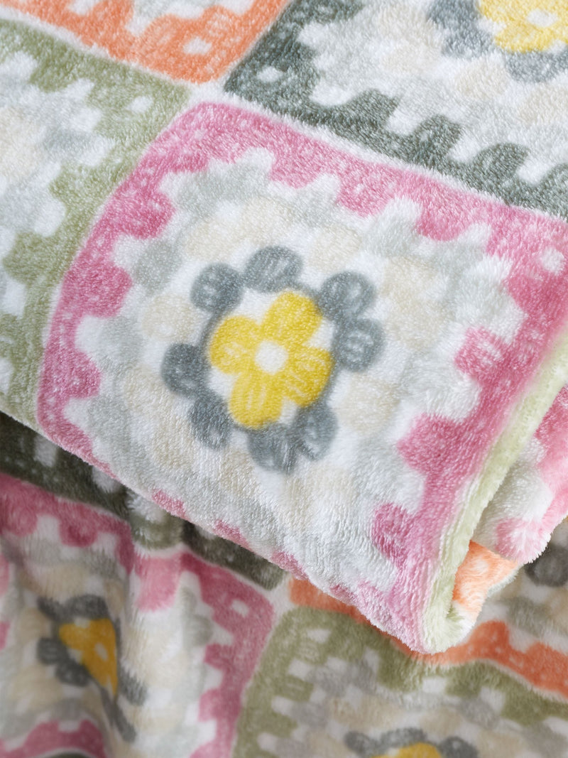 Catherine Lansfield green crochet print blanket throw 130x170cm (British brand)