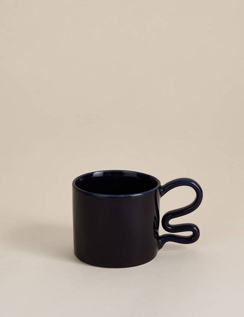 Wiggle handle stoneware mug (British brand)