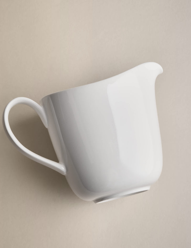 Maxim large porcelain jug for milk or juice (British brand)