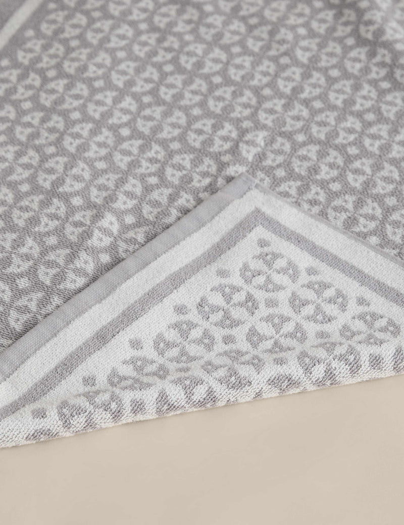 Pure cotton geometric circle bath towel, imported from the UK
