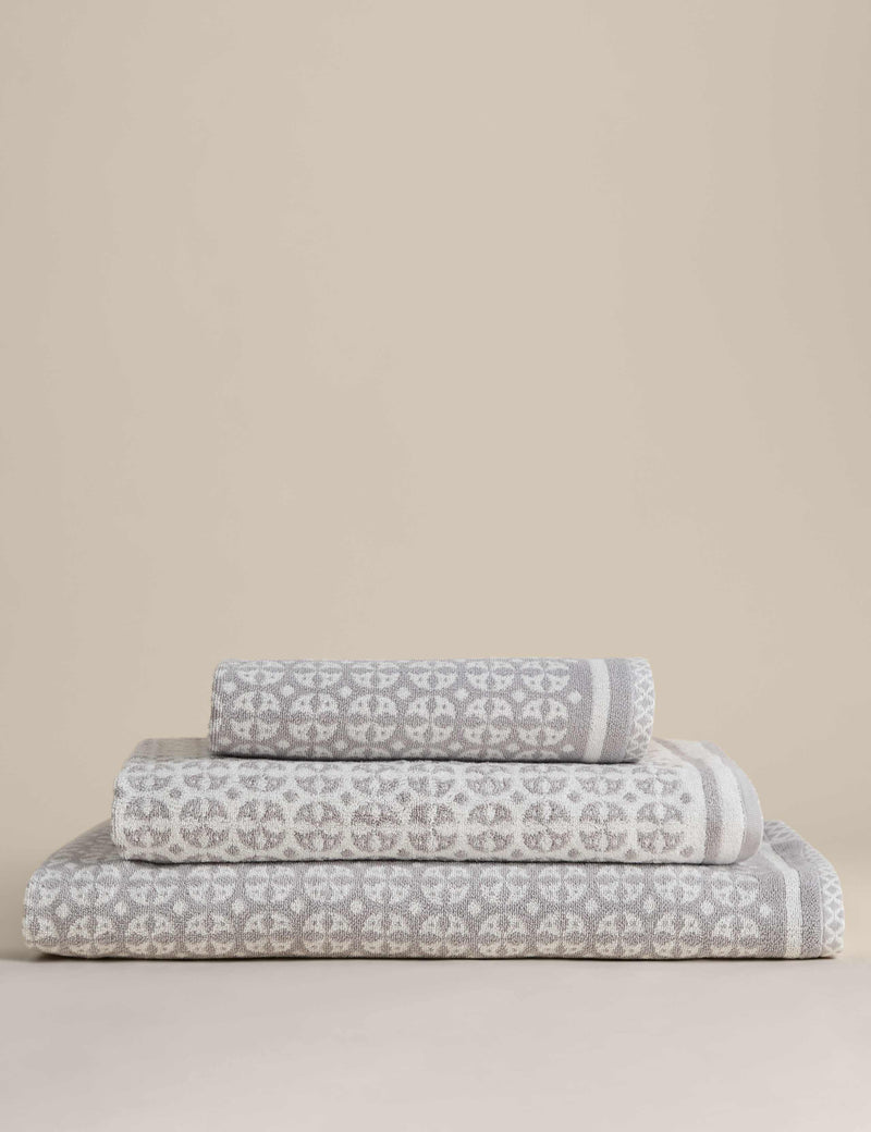 Pure cotton geometric circle bath towel, imported from the UK