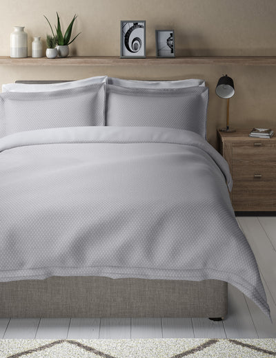 M&S Pure Cotton Iris Spotty Dobby Bedding Set – Jetzt bei McGrocer online kaufen